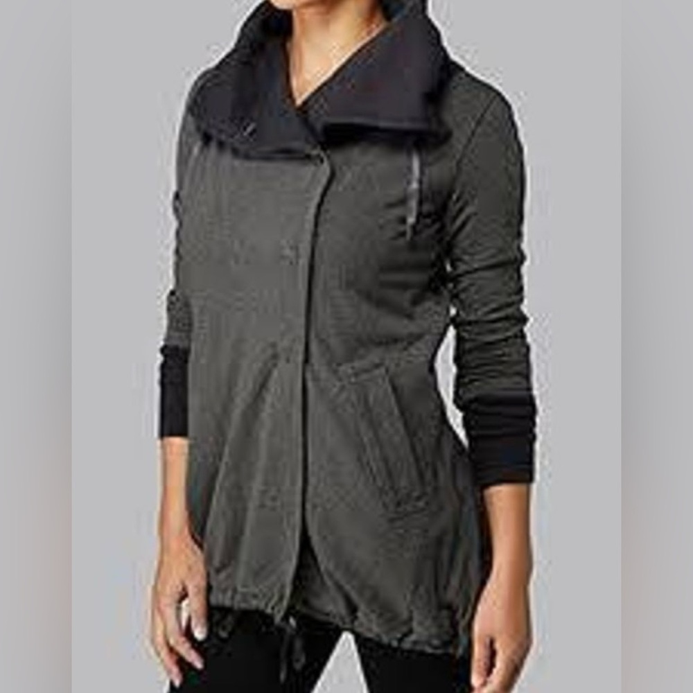 LULULEMON Gratitude Wrap Cocoon Style - Size 6